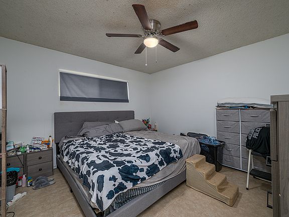 5th image of 607 Canada St