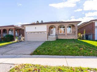 15 Riant St #B, Toronto, ON M1M3S8