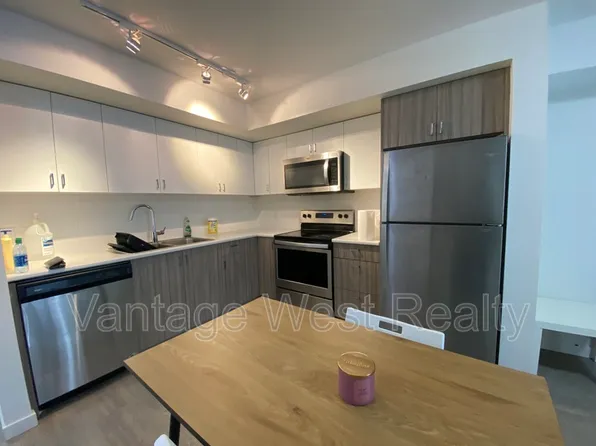 695 Academy Way #111, Kelowna, BC V1V 0C7