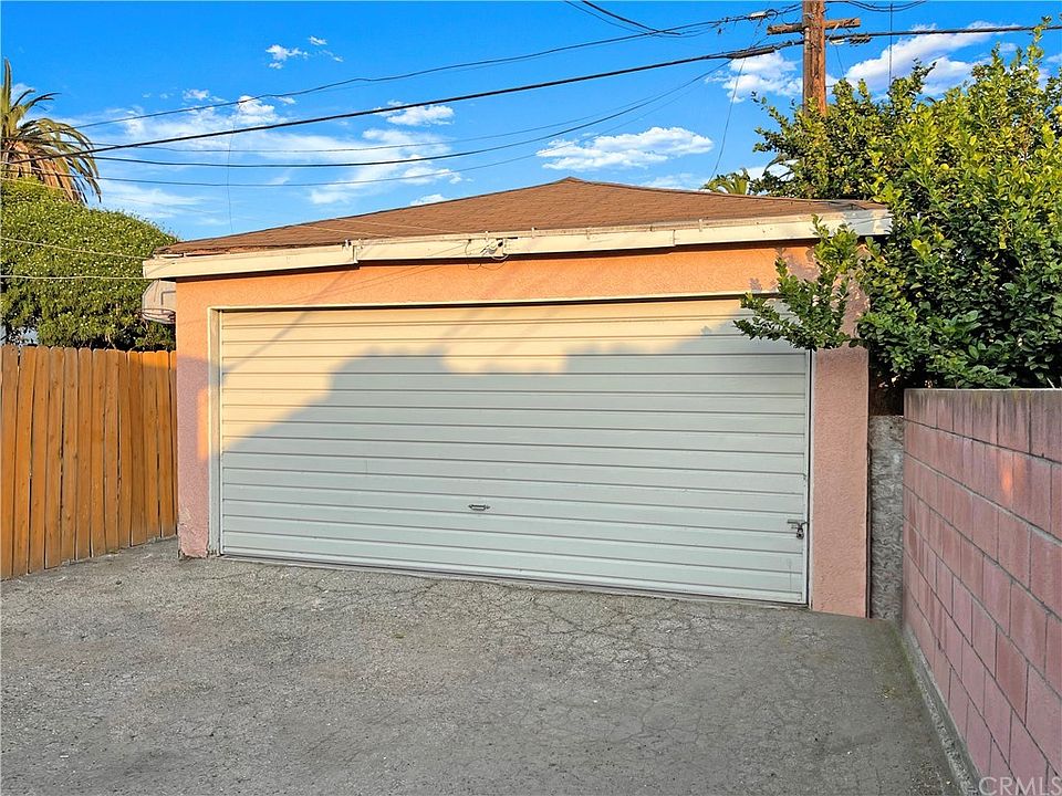 2nd image of 2932 S La Brea Ave