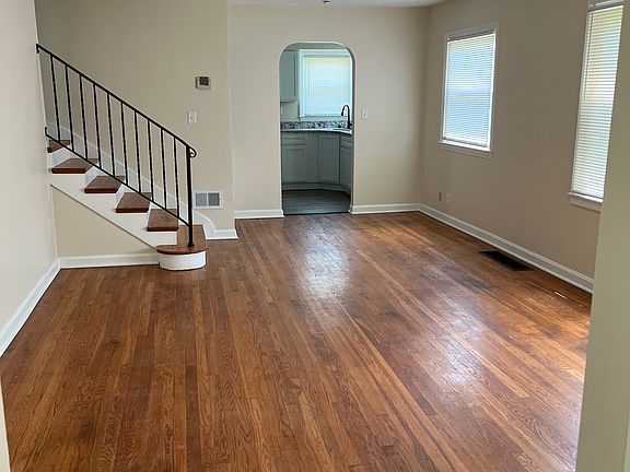 2nd image of 2658 River Rd