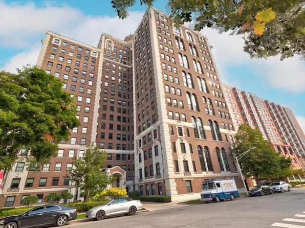 5555 S Everett Ave APT C-14, Chicago, IL 60637