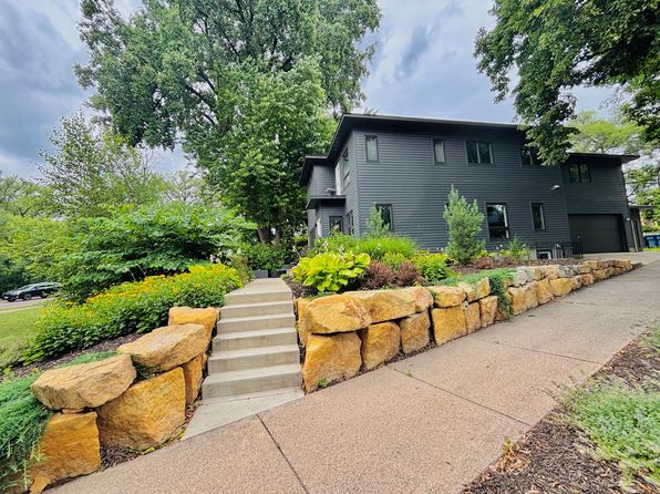 720 E Minnehaha Pkwy