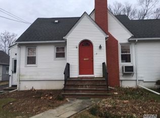7 Floyd Pl, East Norwich, NY 11732
