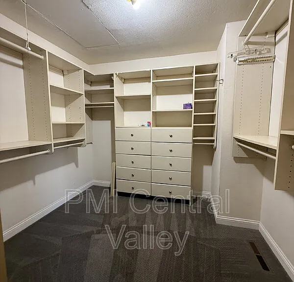 1725 Edgebrook Dr #C — Photo 24