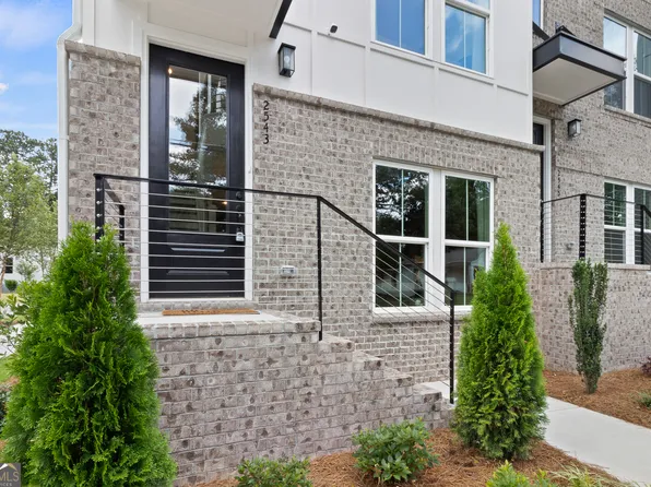 1921 Rogers Ct, Atlanta, GA 30318