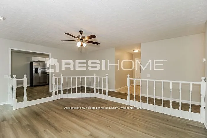 4087 Essex Dr — Photo 6
