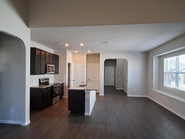 989 Marquis Dr — Photo 8