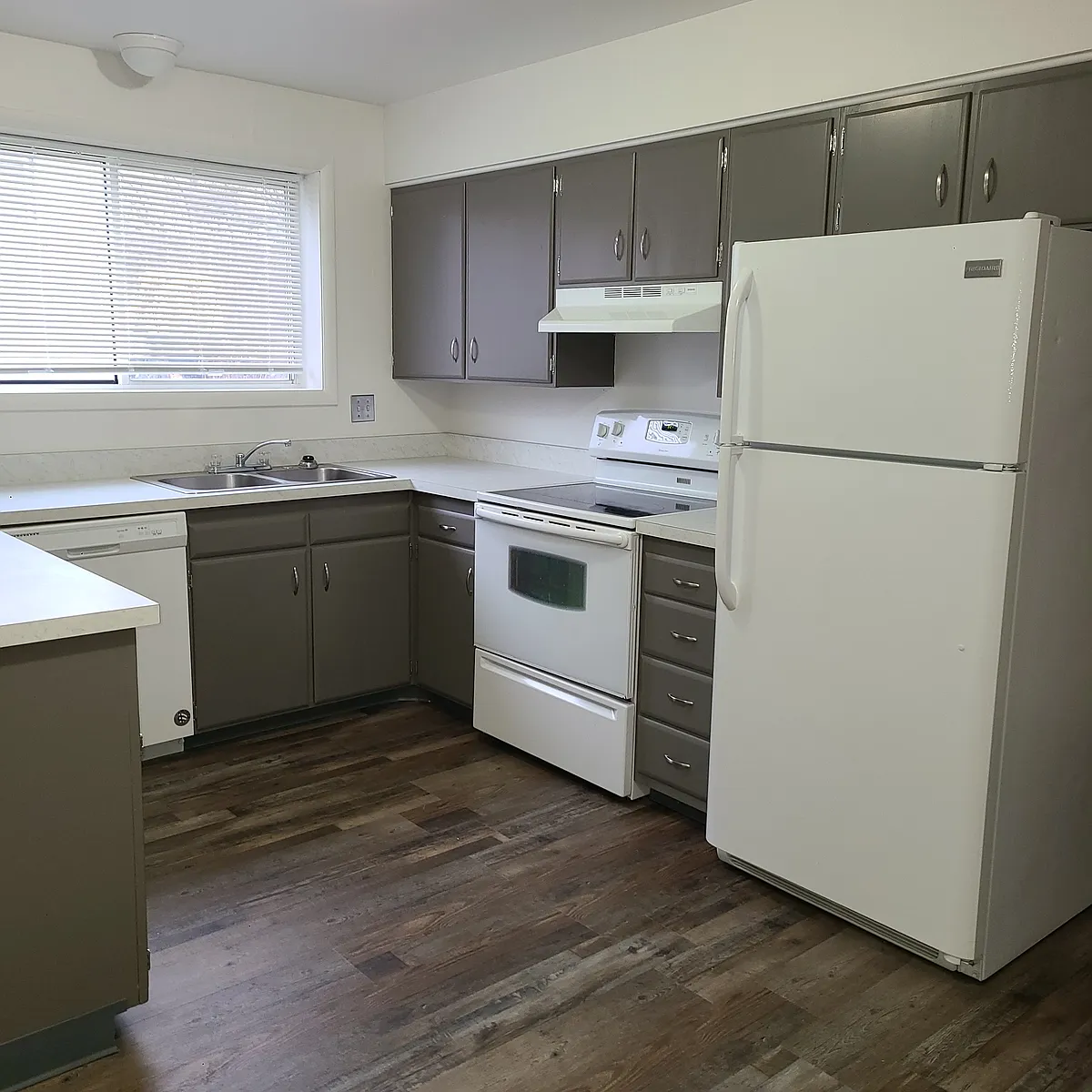 Building Photo - 1200 Avenue C #C