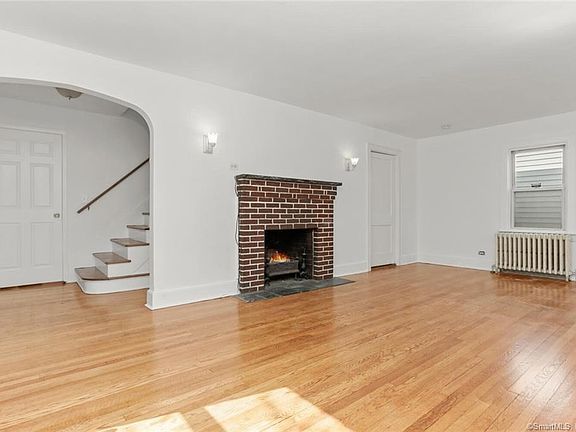 4th image of 26 Orlando Ave