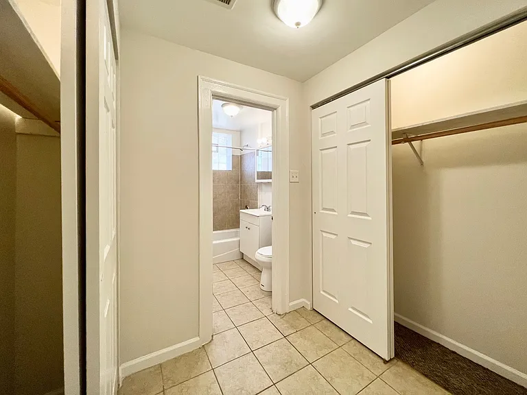 5206 S Harper Ave #312 — Photo 6