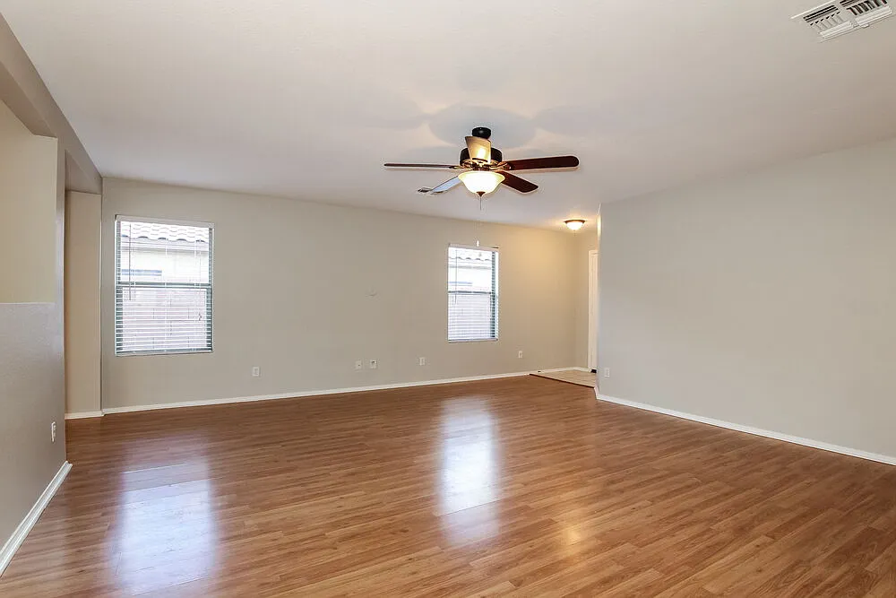 4 bed, 2.0 bath, 1524 sqft, $2,290 — Photo 4