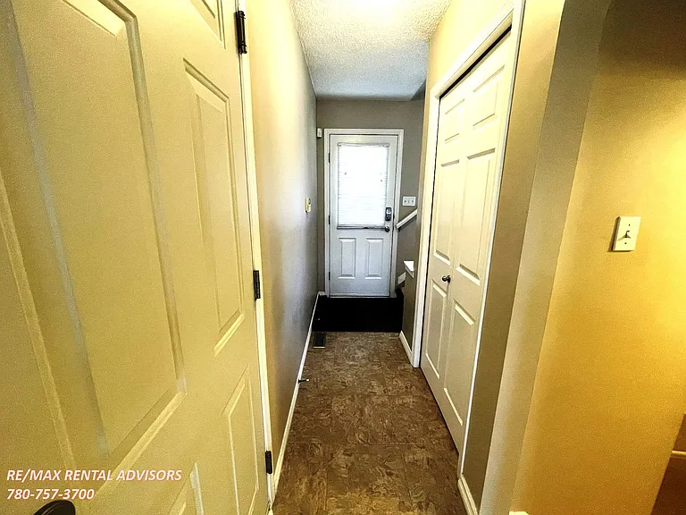 2004 Grantham Ct NW #9 — Photo 4