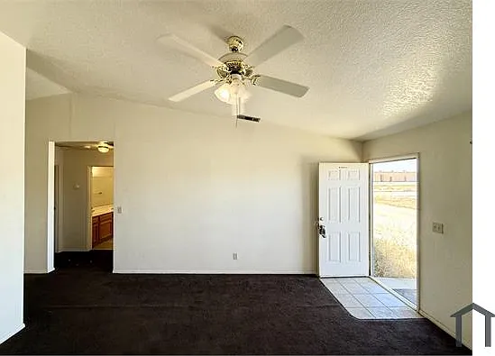 3 bed, 1100 sqft, $1,450 — Photo 3