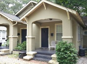1114 Russell Street, 1114.5 Russell Street