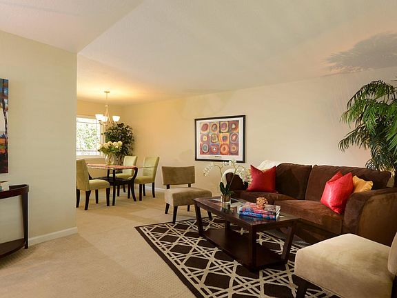 3rd image of 4307 Vistapark Dr
