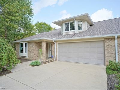 771 Cascade Mills Dr, Akron, OH, 44307