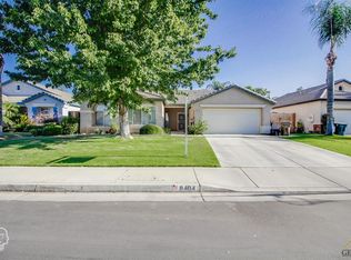 8404 Seven Hills Dr, Bakersfield, CA 93312
