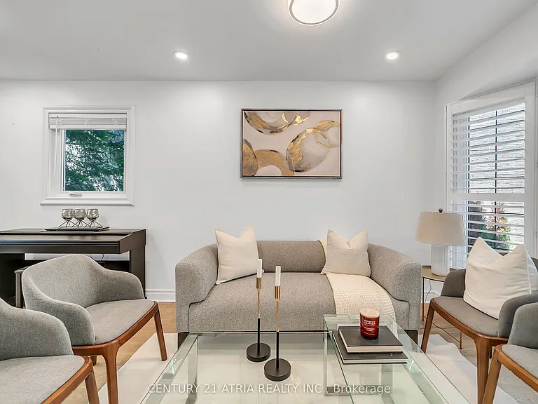 10 Park Lane Cir — Photo 8