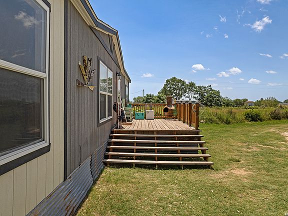 5th image of 490 Hernandez Rd