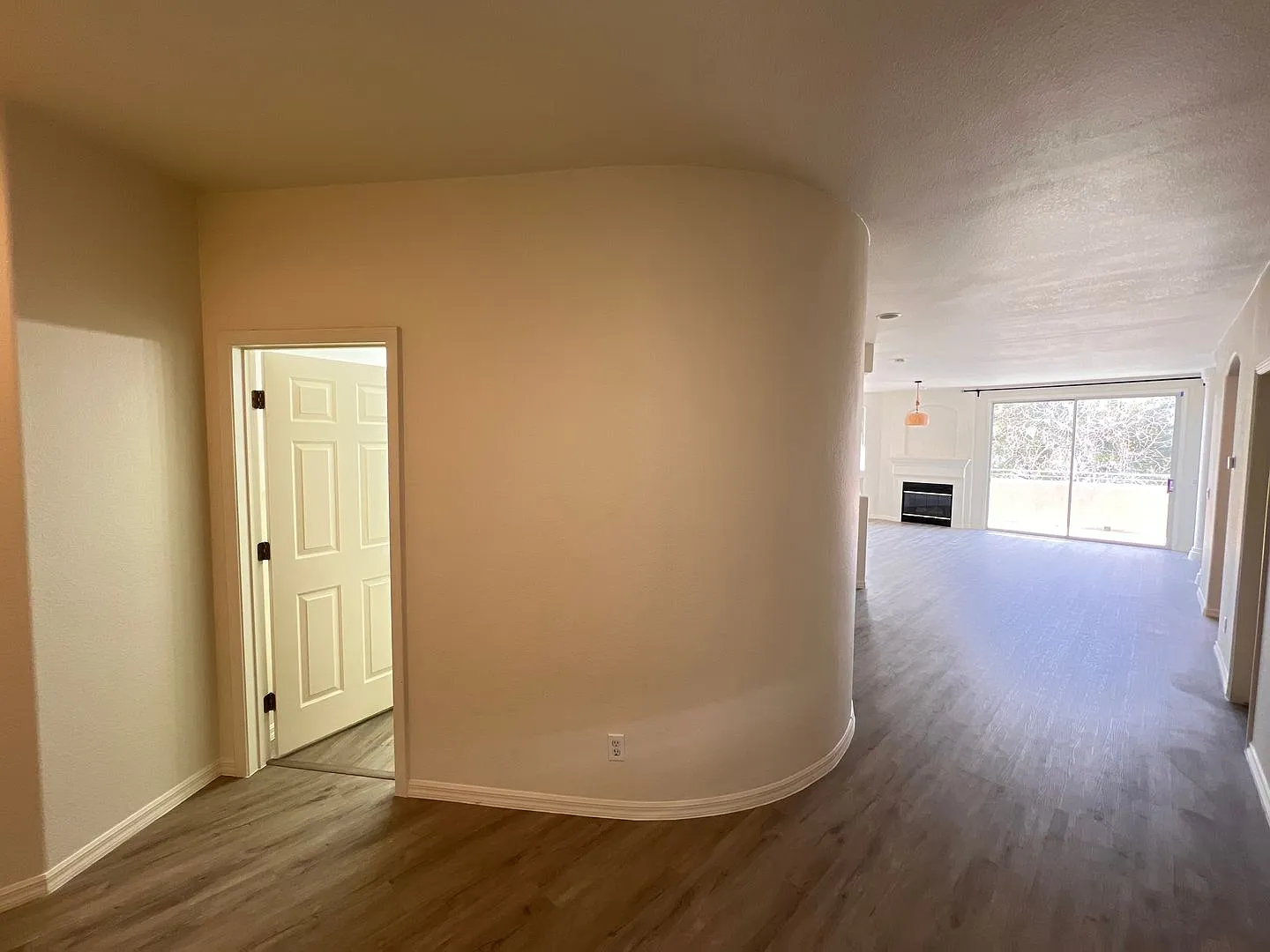 Summerlin Condo - Gated - Community Pool 2 Car Garage - 500 Off First Months Rent — Photo 4