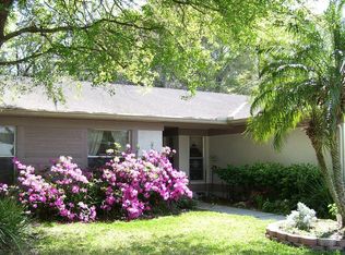 17522 Willow Pond Dr, Lutz, FL 33549