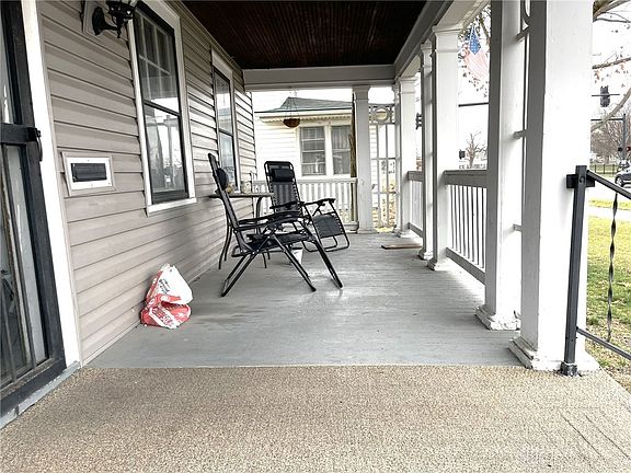 2nd image of 307 S Central Ave