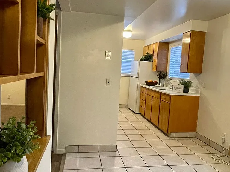 2855 Adams Ave — Photo 4