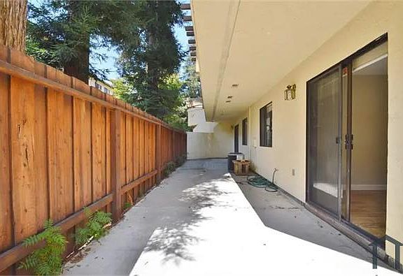 3rd image of 5055 Valley Crest Dr
