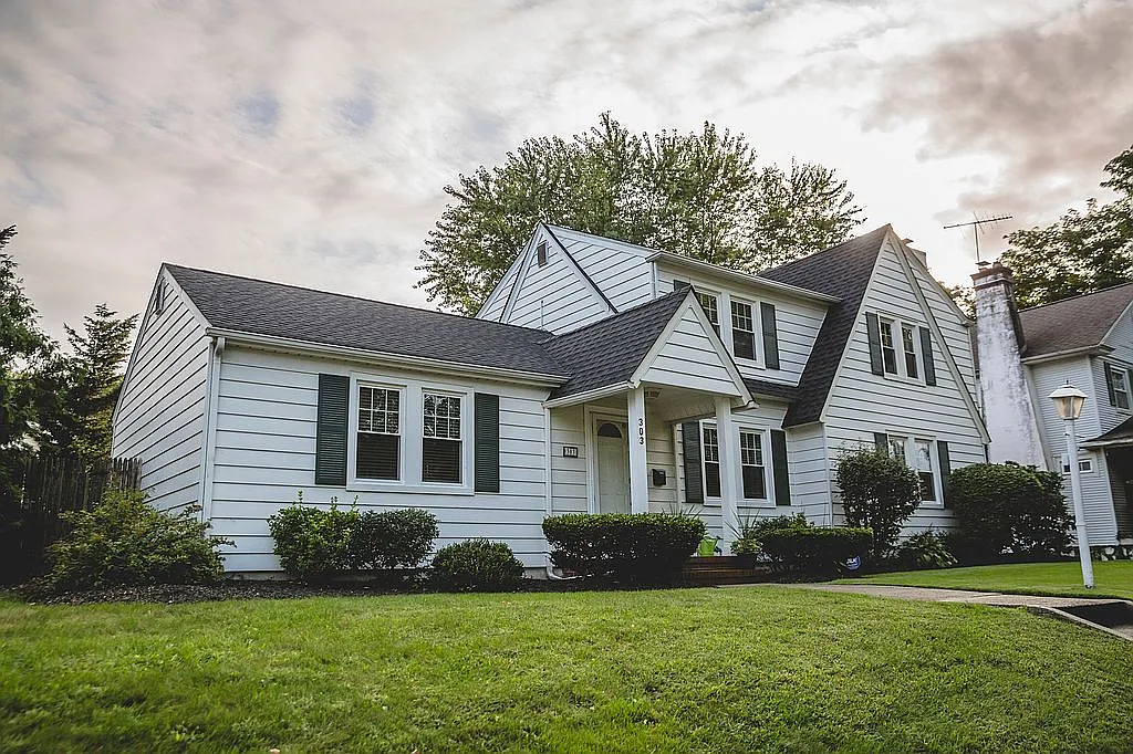 303 Parkview Ave photo 1