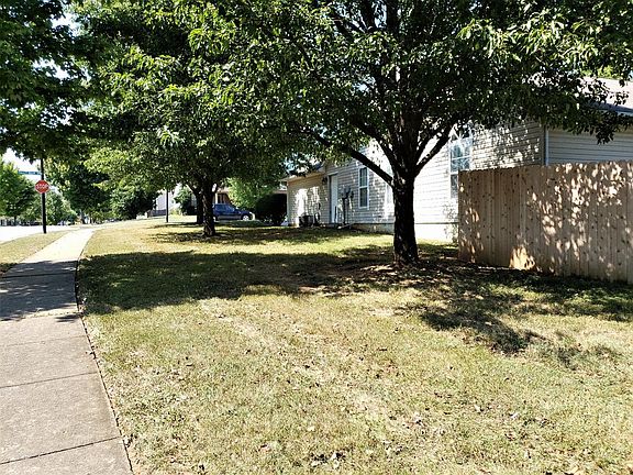 4th image of 301 Valley Brook Dr