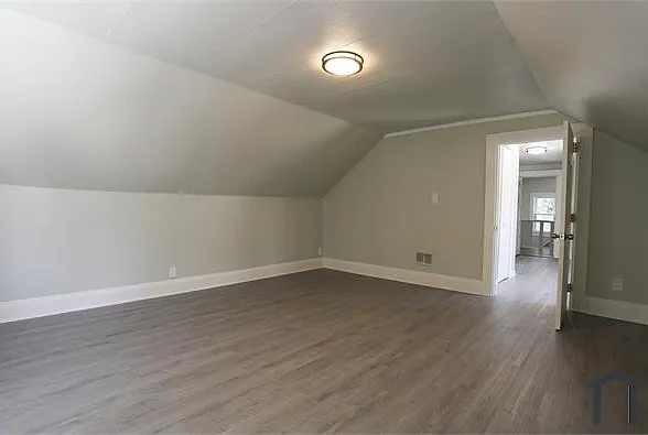 3830 E 53rd St — Photo 20