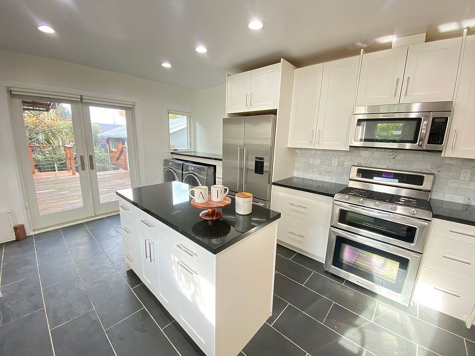 1st image of 3809 Ardley Ave