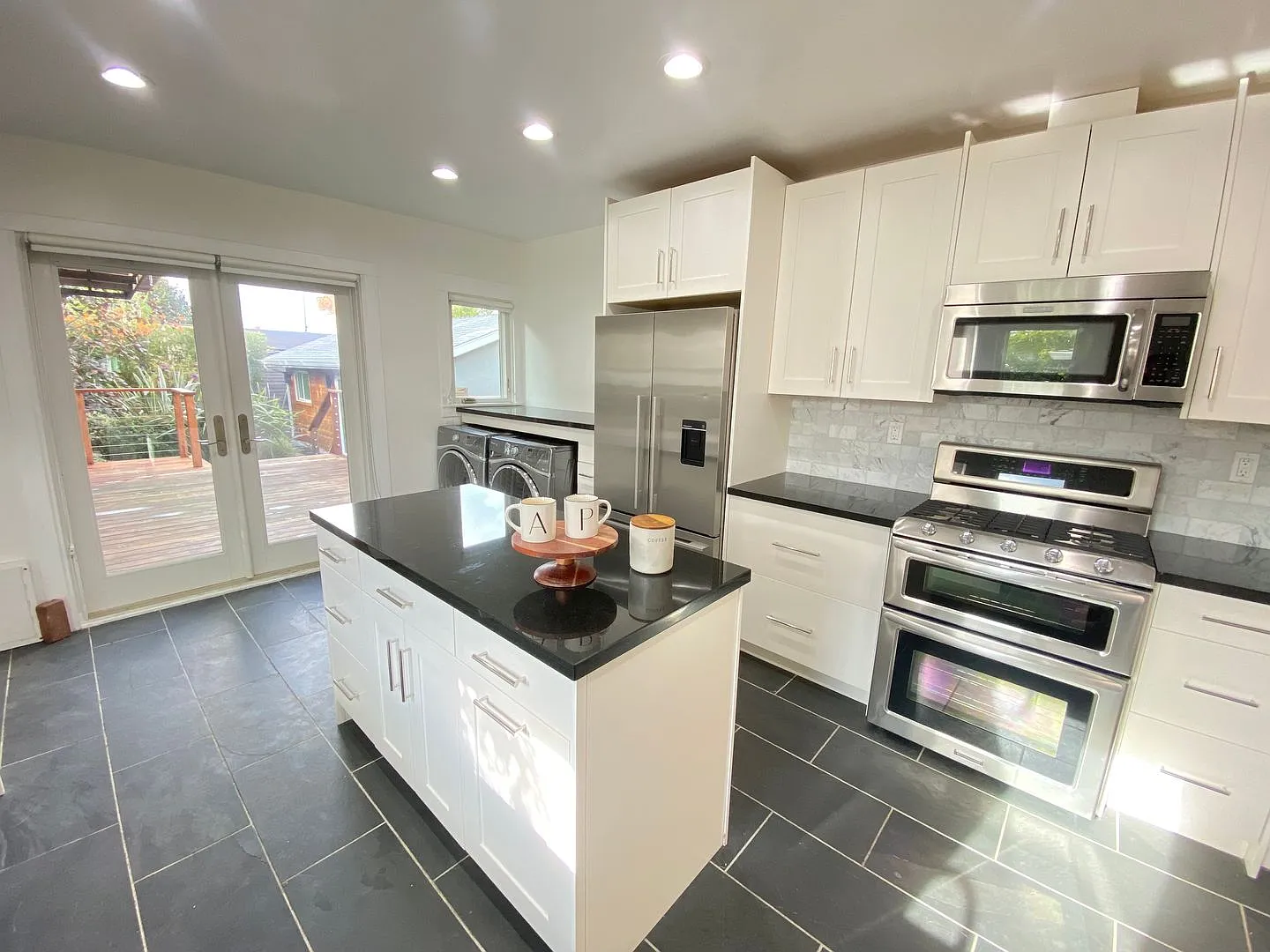 3809 Ardley Ave photo 1