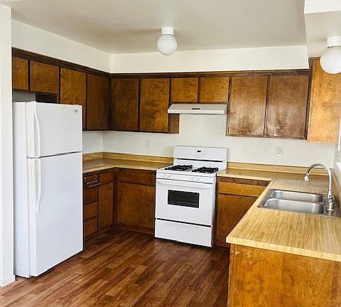 2nd image of 1286 Ash St #1290-2