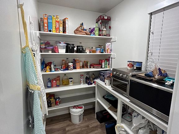 Kitchen pantry