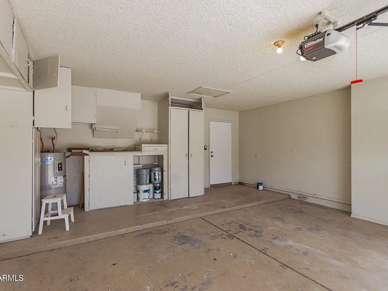 6920 W Morrow Dr — Photo 35