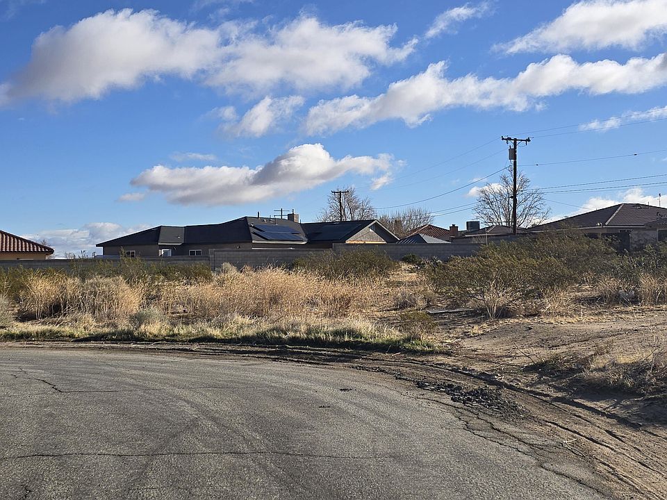 2nd image of 212-200-12 Darrow Dr