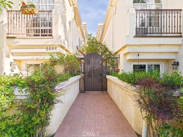 4444 Moorpark Way APT 103, Toluca Lake, CA 91602