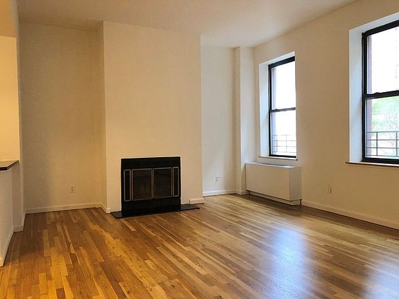 4th image of 127 E 34th St #201