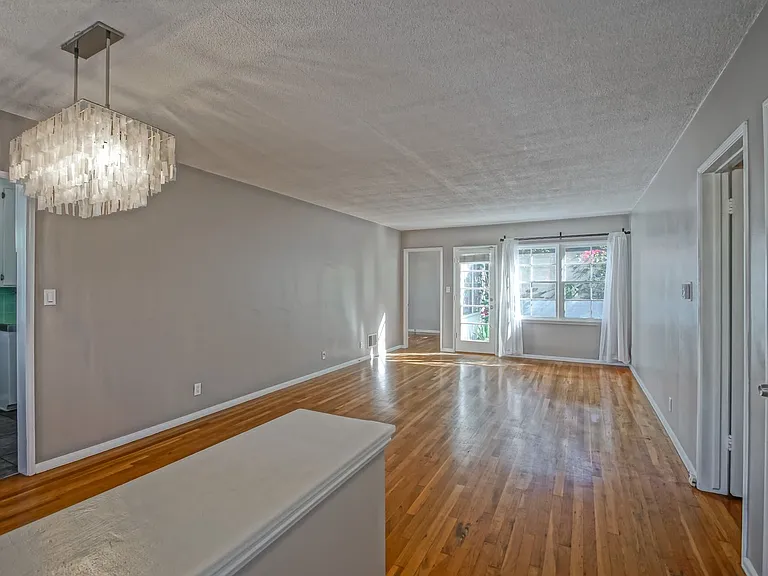 14226 Isis Ave — Photo 9