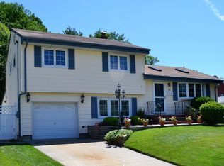 25 Spyros Dr, South Amboy, NJ 08879