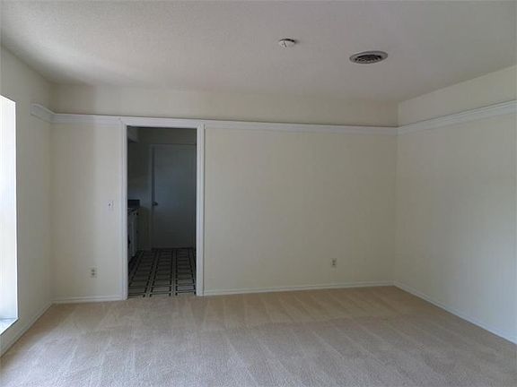 3rd image of 2805 Tropical Ave