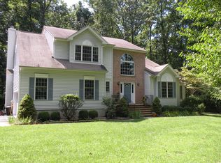 2 Woods End Ct, Sparta, NJ 07871