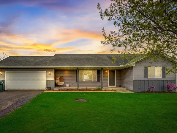 609 Hillcrest Dr, Roberts, WI 54023