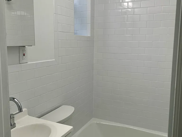 415 E 71st St #2B — Photo 8