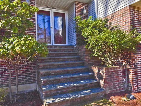 4th image of 191 Woodcrest Blvd
