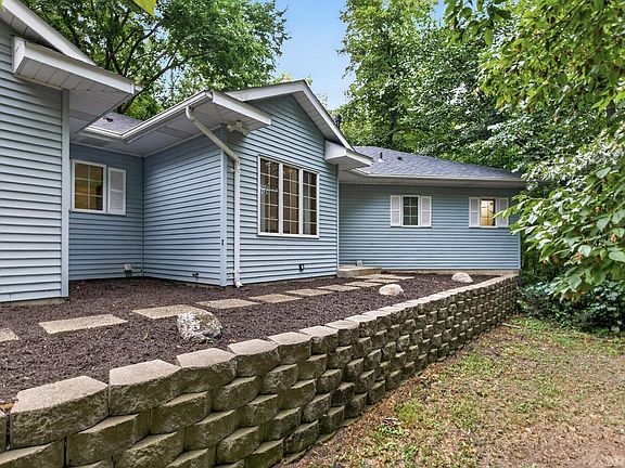 5th image of 2420 Lachman Ave NE