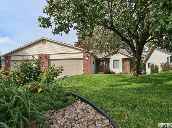 921 Palora Cir, Nebraska City, NE 68410