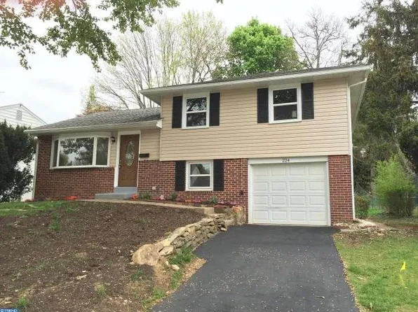 224 N Central Blvd, Broomall, PA 19008